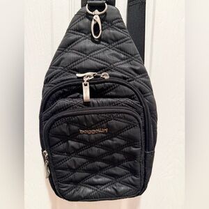BAGGALLINI CENTRAL PARK SLING BAG